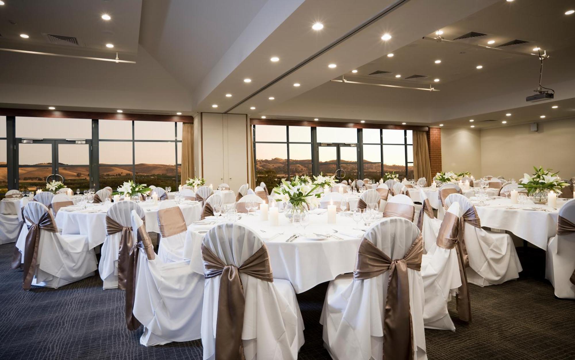 Novotel Barossa Valley Resort Роуленд-Флэт Экстерьер фото